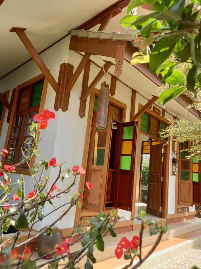 Anjung Nor Muslim Homestay ドゥングン エクステリア 写真